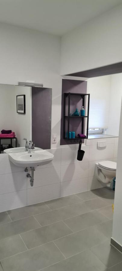 Appartement Lavendel, Ferienwohnung Mit Eigenem Eingang Wie Ein Kleines Haus Bad Salzuflen Exterior photo