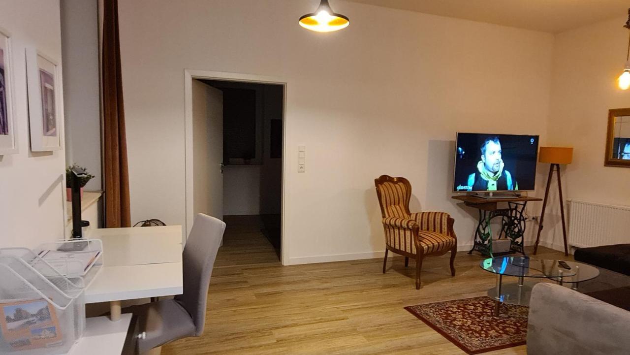 Appartement Lavendel, Ferienwohnung Mit Eigenem Eingang Wie Ein Kleines Haus Bad Salzuflen Exterior photo